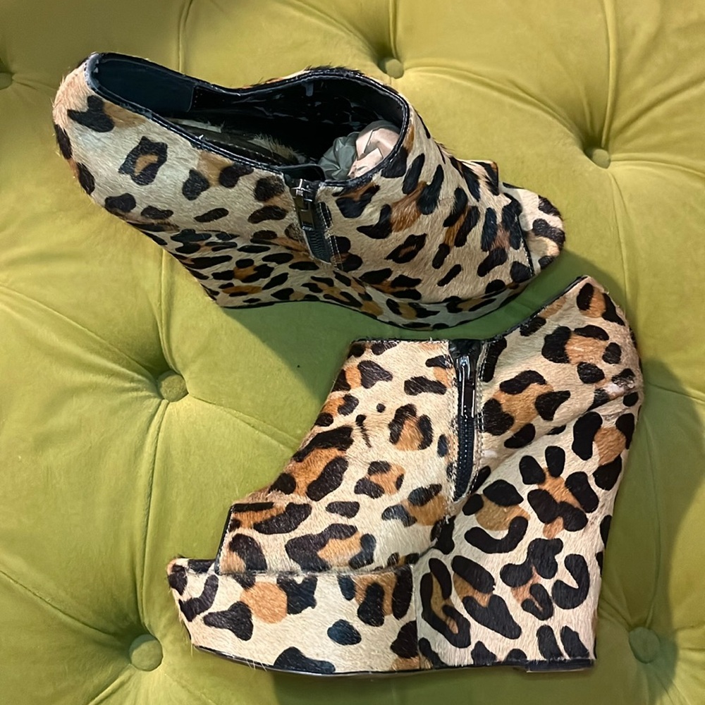 Steve Madden Leopard Print Peep Toe Platform Wedges